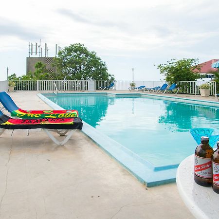 Montego Bay Club Apartments Extérieur photo