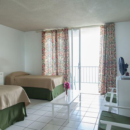 Montego Bay Club Apartments Extérieur photo