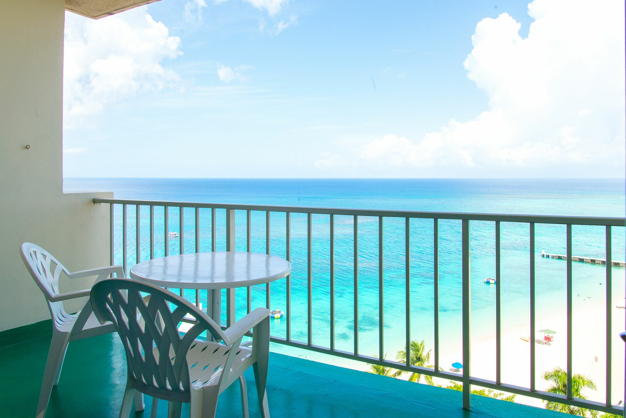 Montego Bay Club Apartments Extérieur photo