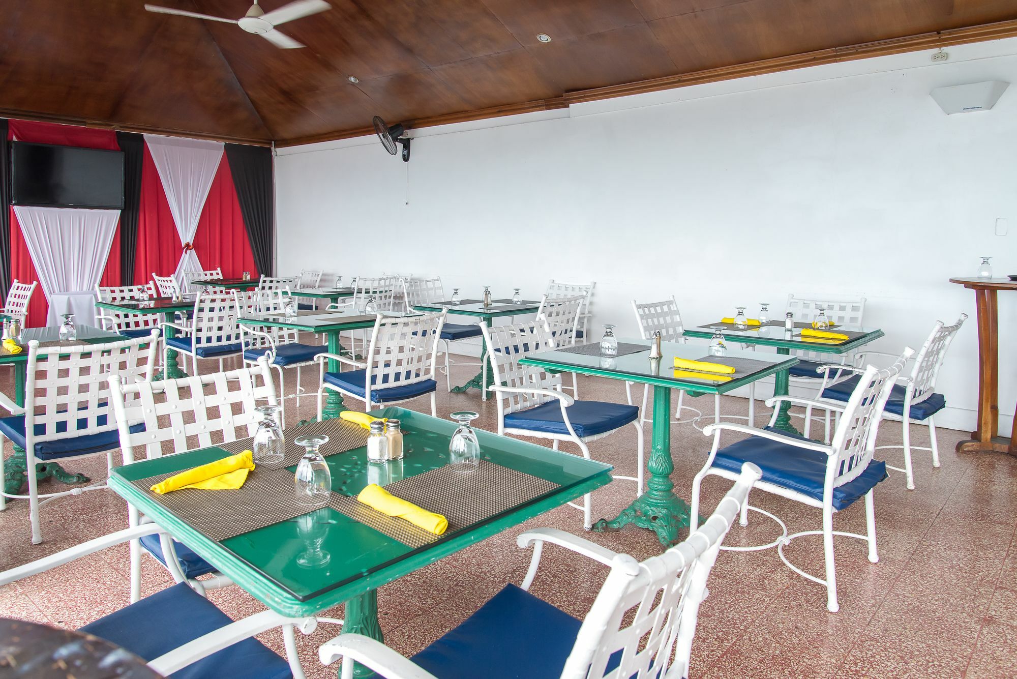 Montego Bay Club Apartments Extérieur photo